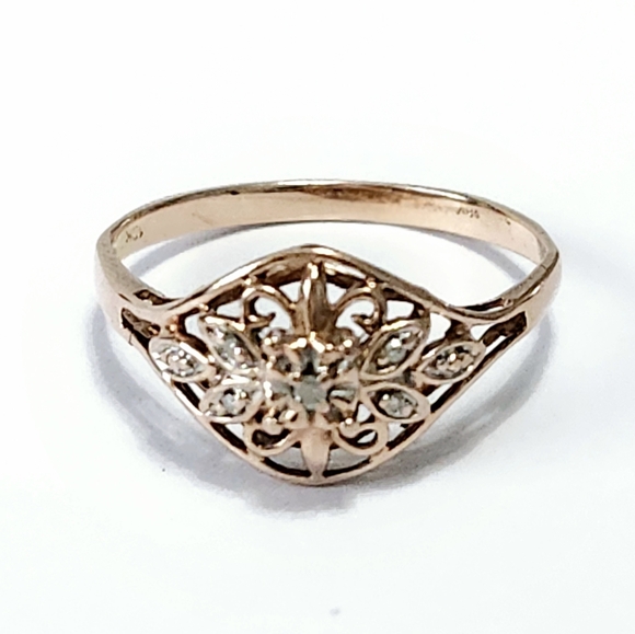 Jewelry - 10K Rose GOLD Diamond Flower Ring